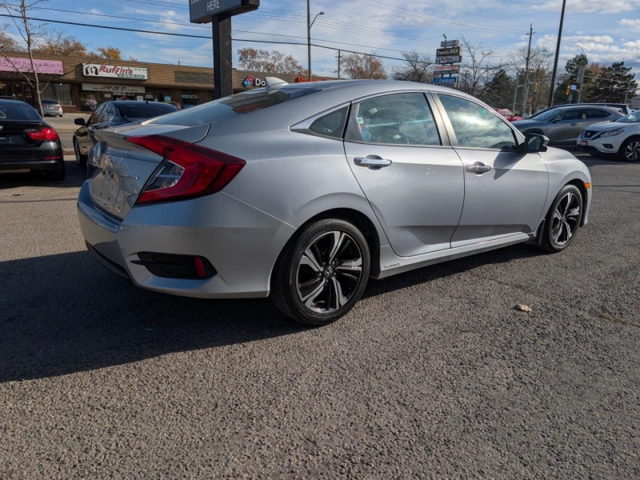 2018 Honda Civic Sedan Touring Photo4