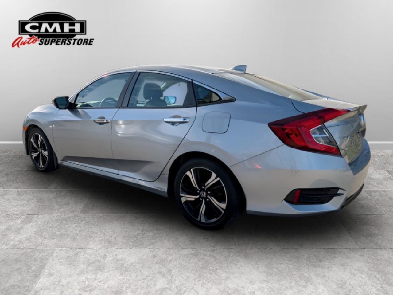 2018 Honda Civic Sedan Touring  **LOW KMS - CLEAN CARFAX** Photo2