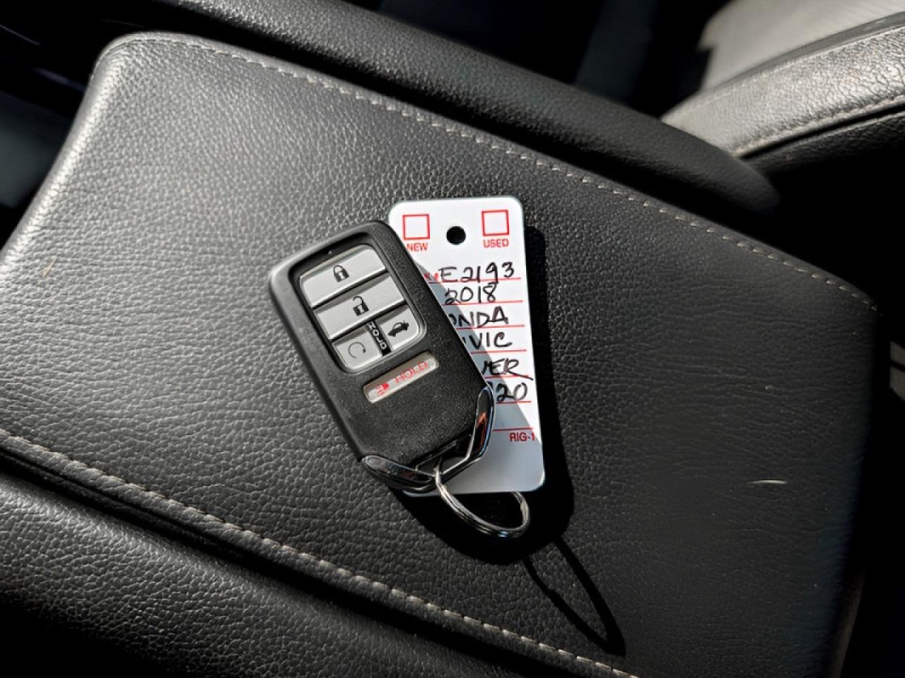 2018 Honda Civic Sedan Touring  **LOW KMS - CLEAN CARFAX** Photo