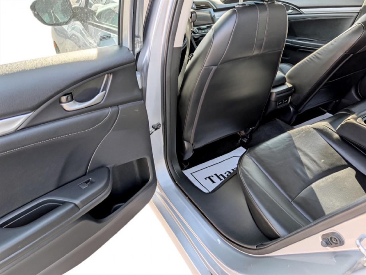 2018 Honda Civic Sedan Touring  **LOW KMS - CLEAN CARFAX** Photo