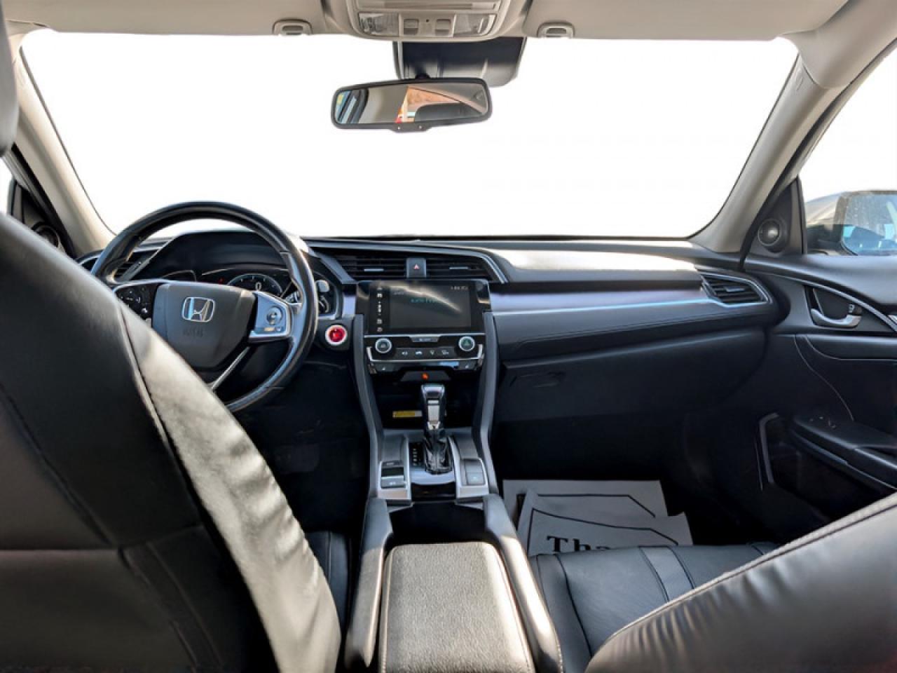 2018 Honda Civic Sedan Touring  **LOW KMS - CLEAN CARFAX** Photo