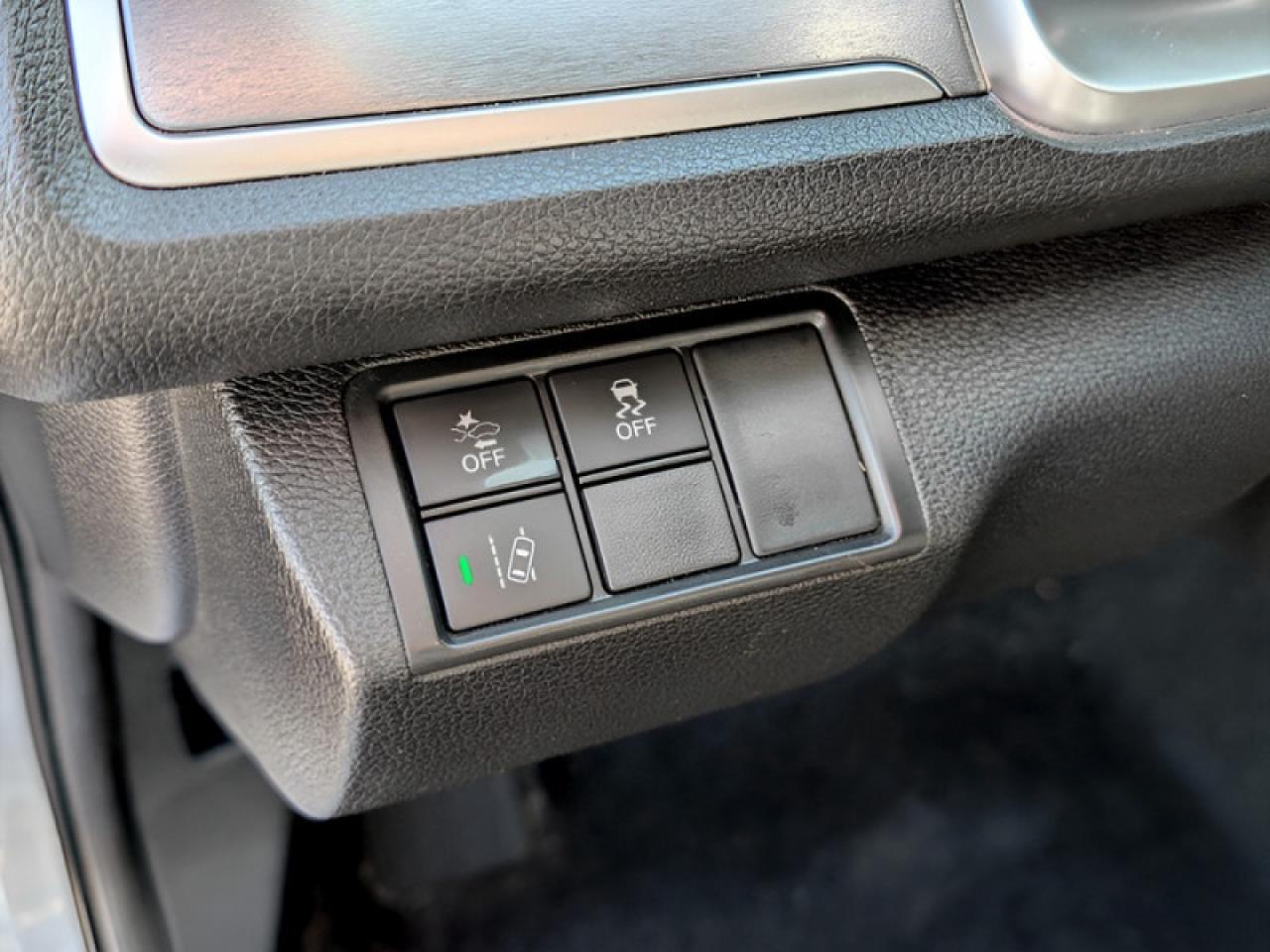 2018 Honda Civic Sedan Touring  **LOW KMS - CLEAN CARFAX** Photo