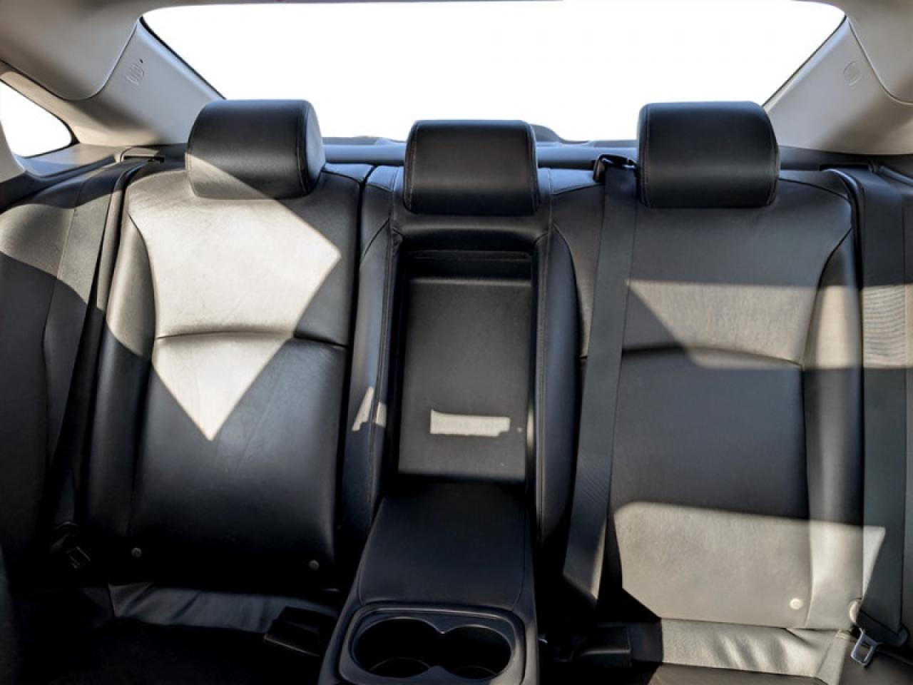 2018 Honda Civic Sedan Touring  **LOW KMS - CLEAN CARFAX** Photo