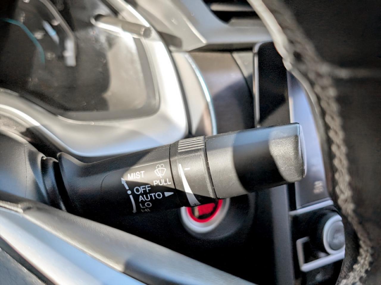 2018 Honda Civic Sedan Touring  **LOW KMS - CLEAN CARFAX** Photo