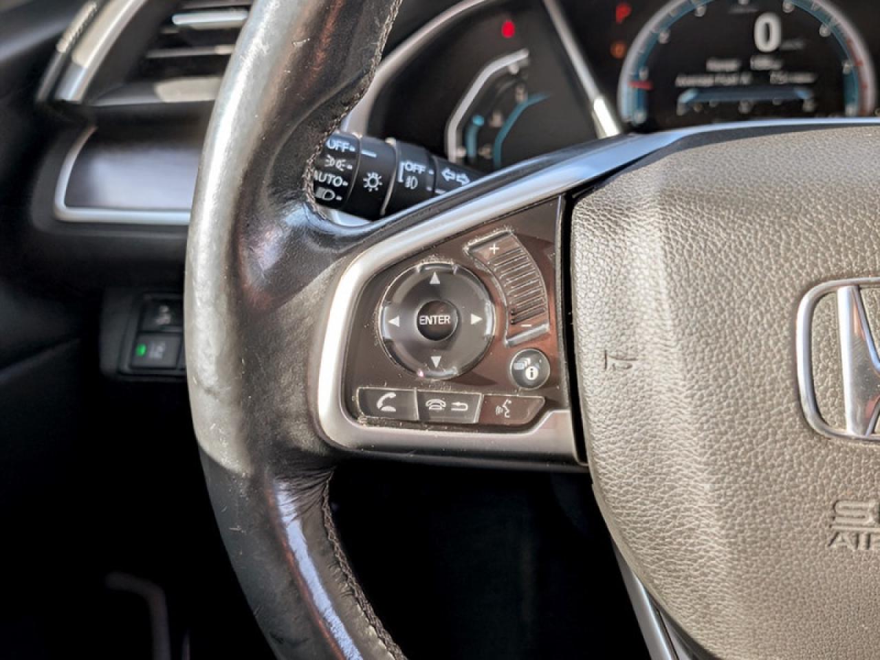 2018 Honda Civic Sedan Touring  **LOW KMS - CLEAN CARFAX** Photo