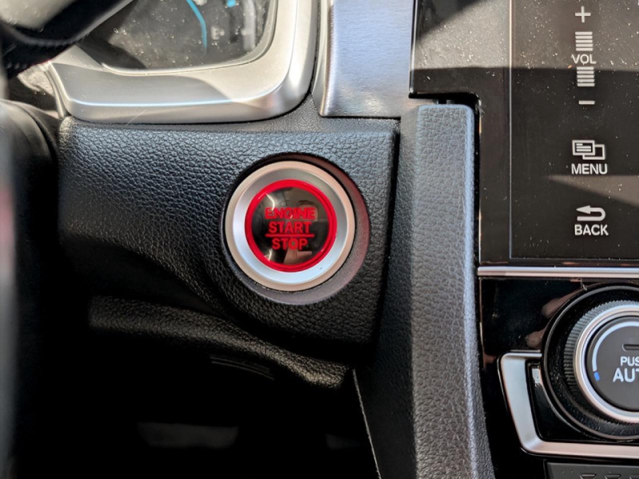 2018 Honda Civic Sedan Touring  **LOW KMS - CLEAN CARFAX** Photo