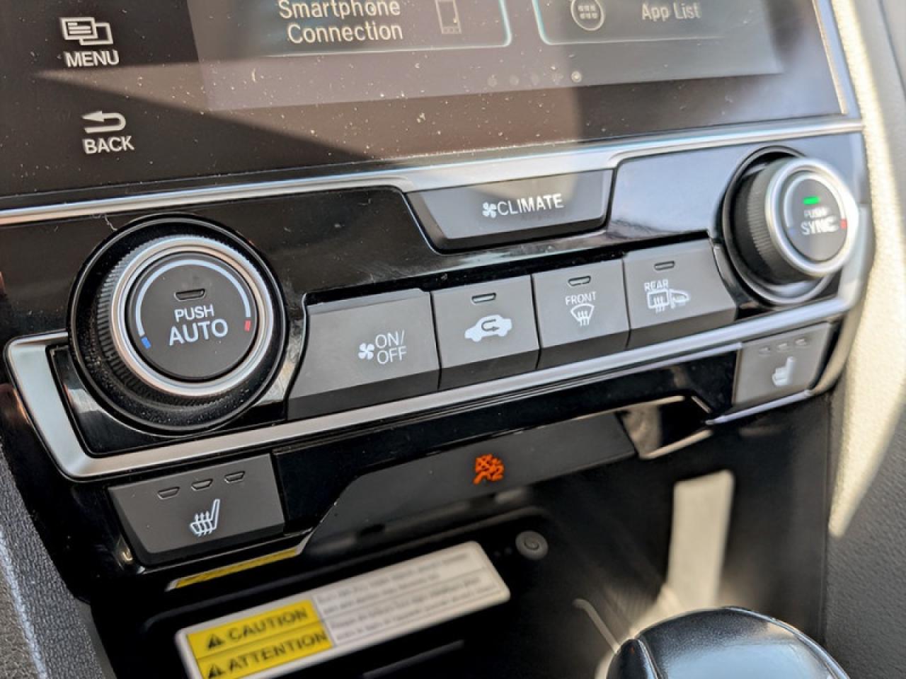 2018 Honda Civic Sedan Touring  **LOW KMS - CLEAN CARFAX** Photo