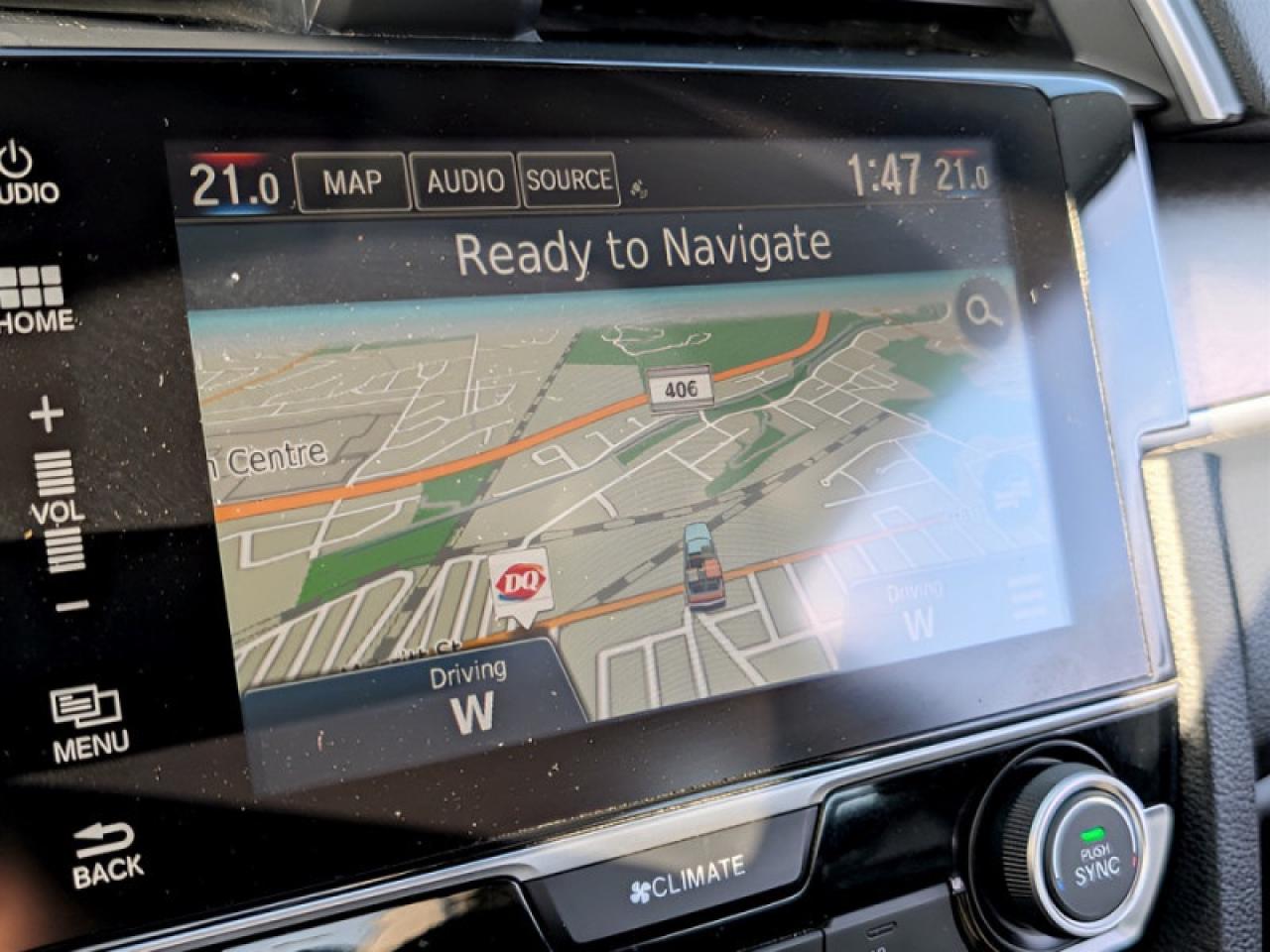 2018 Honda Civic Sedan Touring  **LOW KMS - CLEAN CARFAX** Photo