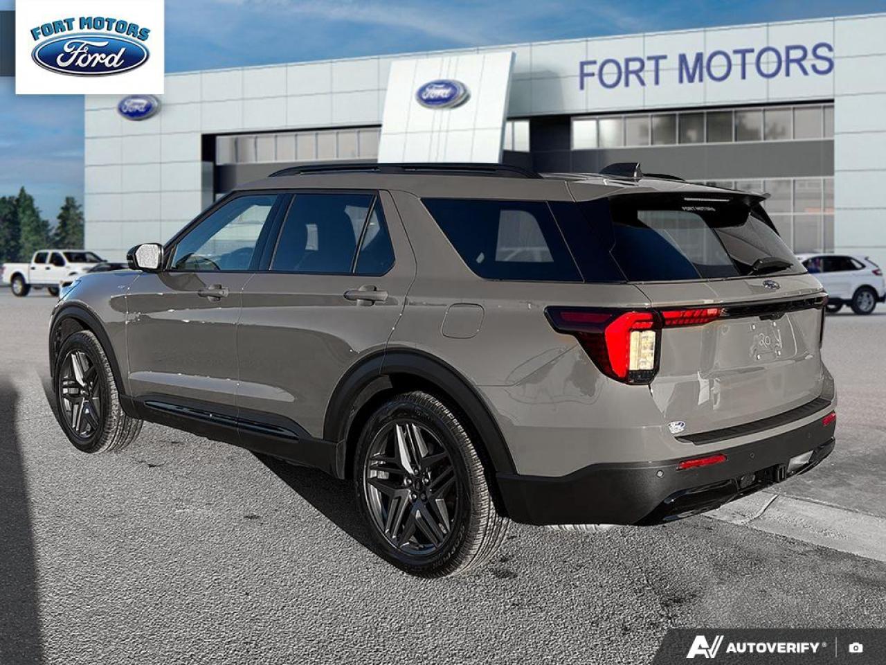2026 Ford Explorer ST-Line Photo3
