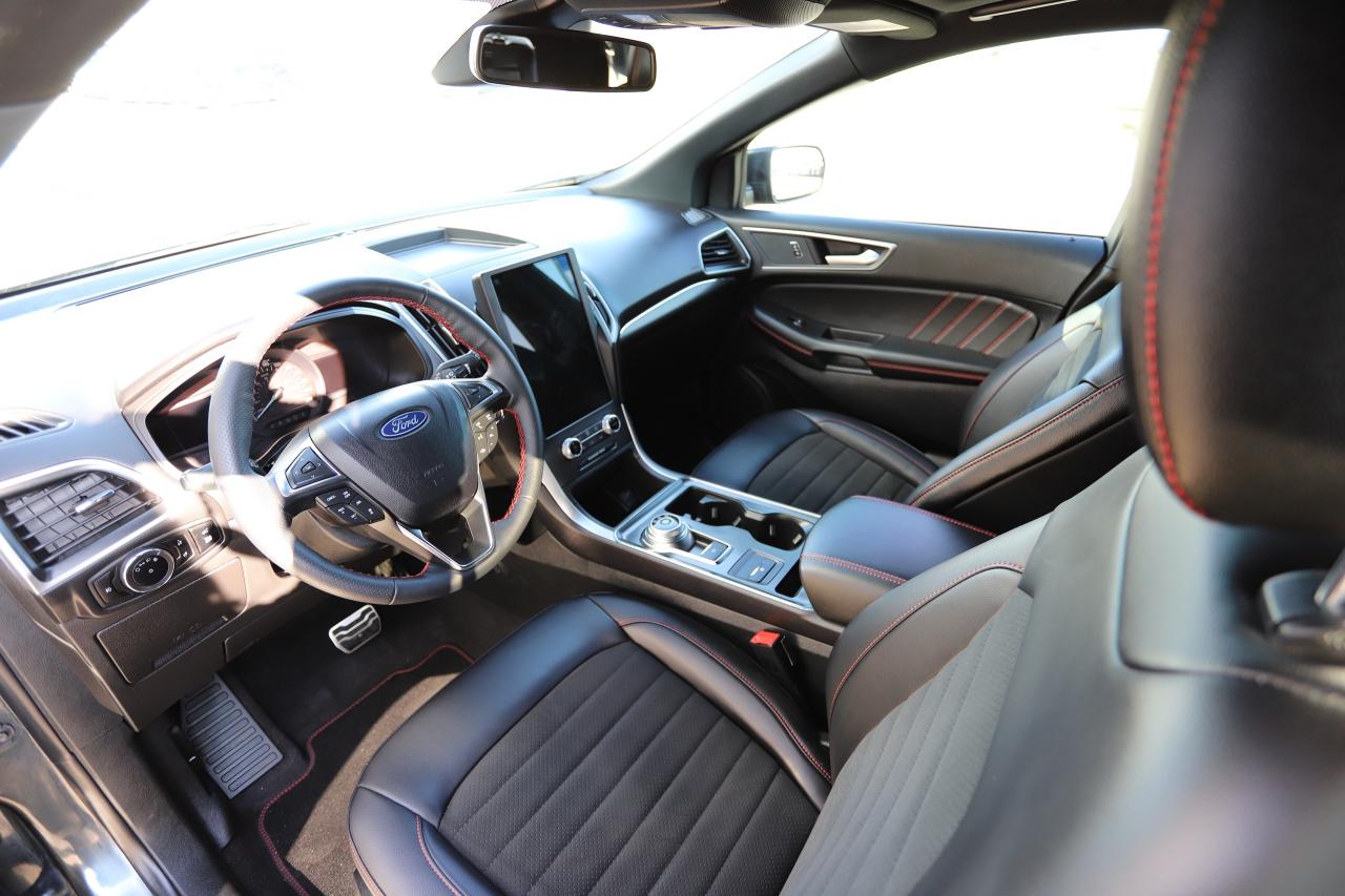 2024 Ford Edge ST LINE AWD Photo1