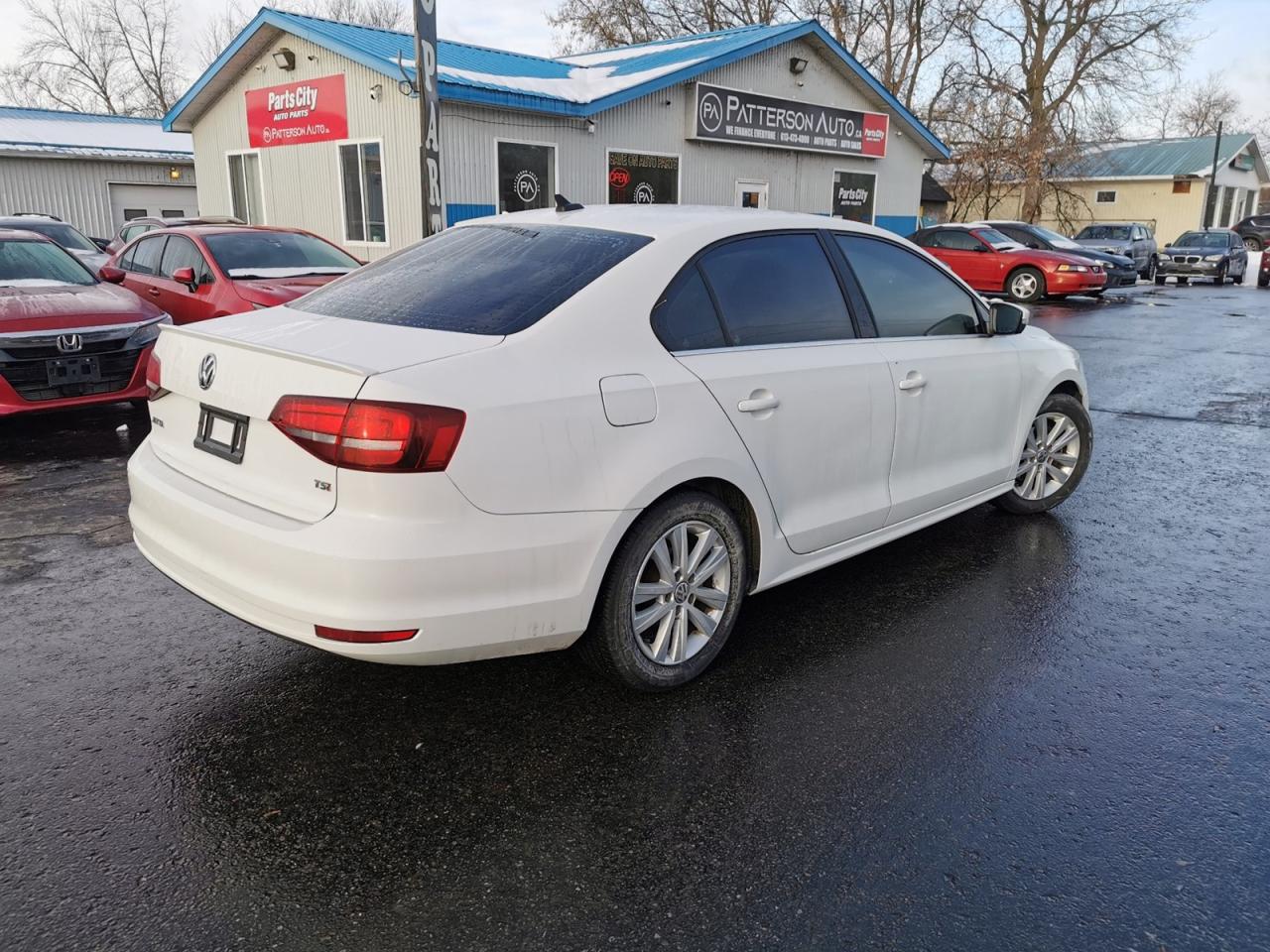 2017 Volkswagen Jetta SE - Photo #5