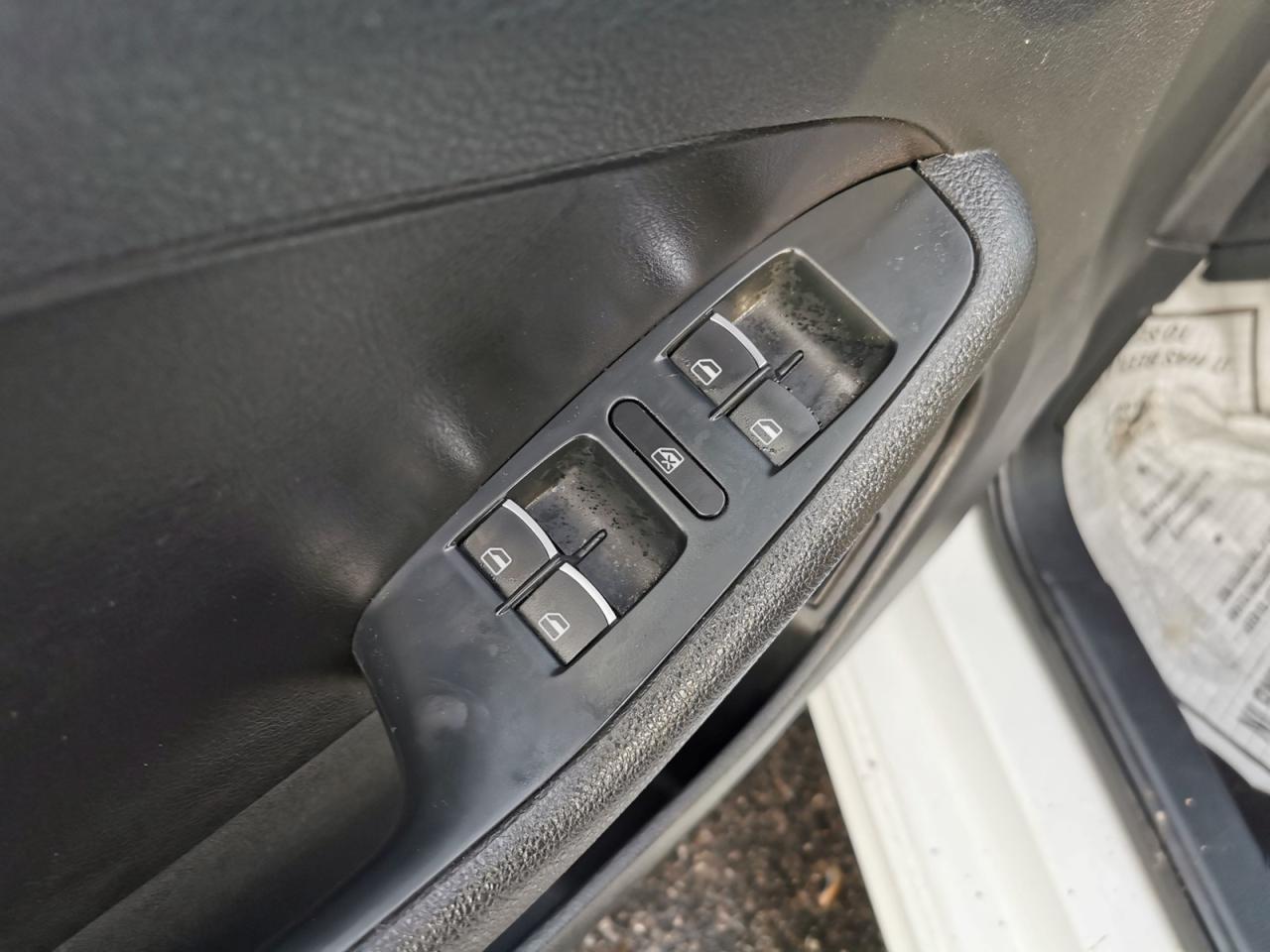 2017 Volkswagen Jetta SE - Photo #10