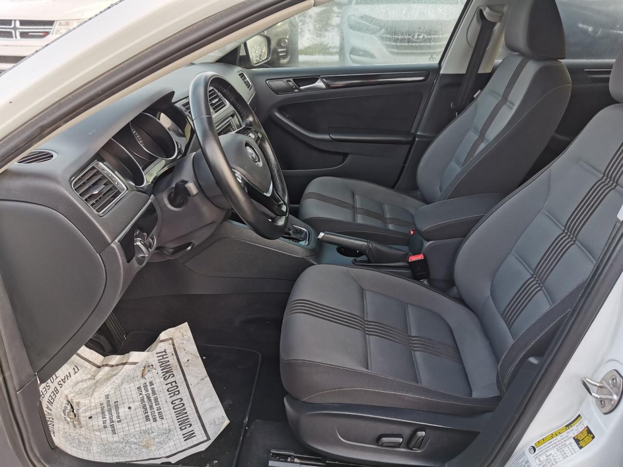 2017 Volkswagen Jetta SE - Photo #11