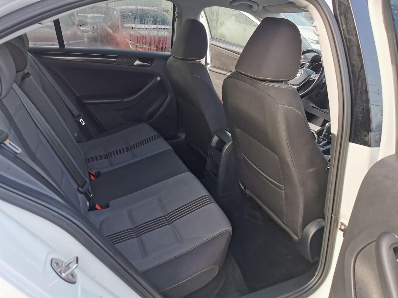 2017 Volkswagen Jetta SE - Photo #15