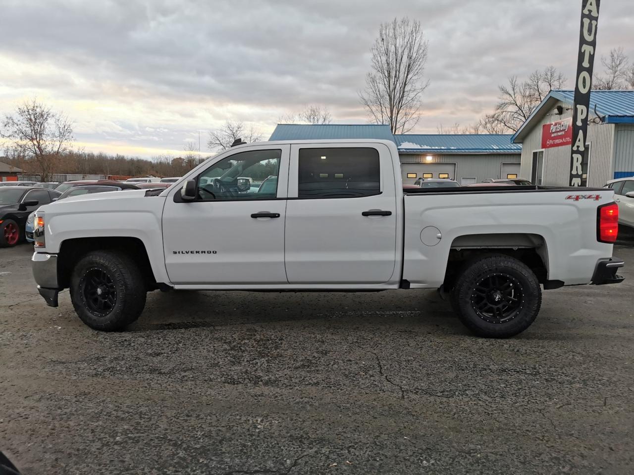2017 Chevrolet Silverado 1500  - Photo #2
