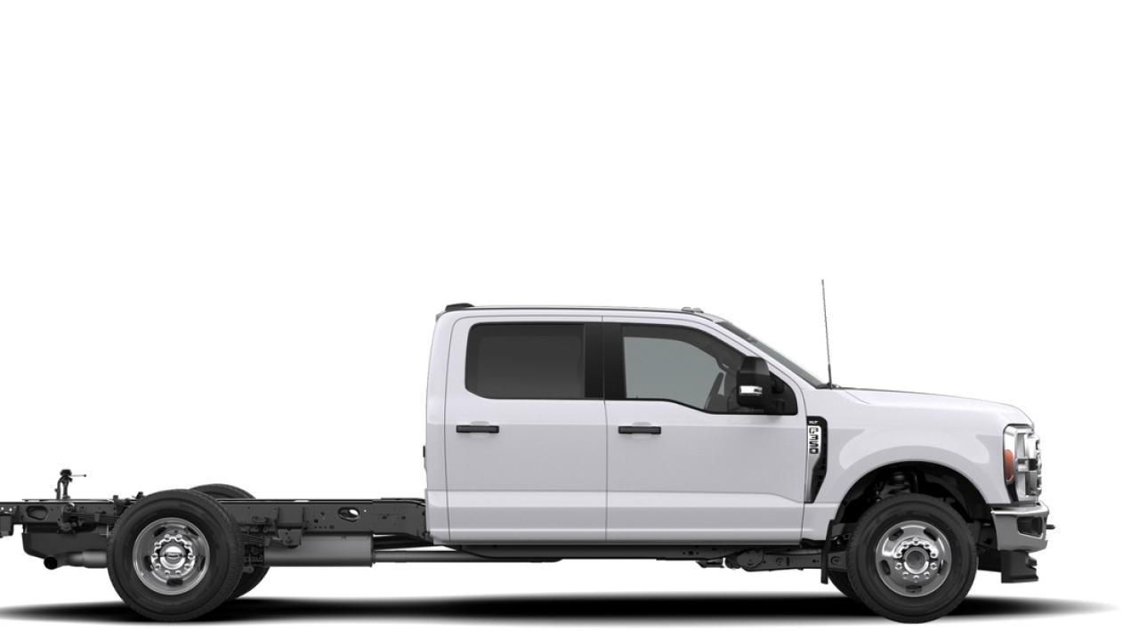 2026 Ford F-350 Super Duty DRW XLT Photo4