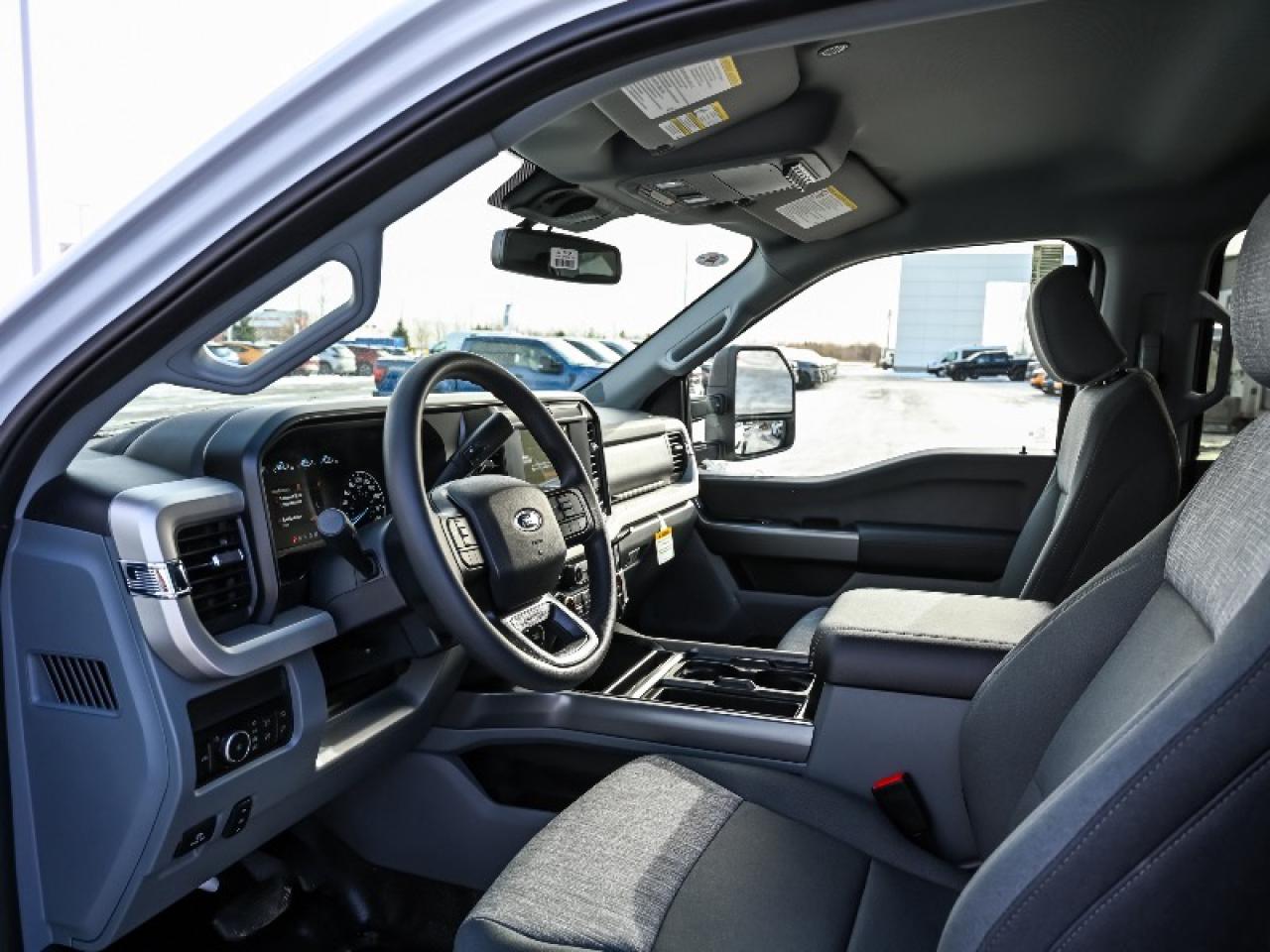 2026 Ford F-350 Super Duty DRW XLT Photo