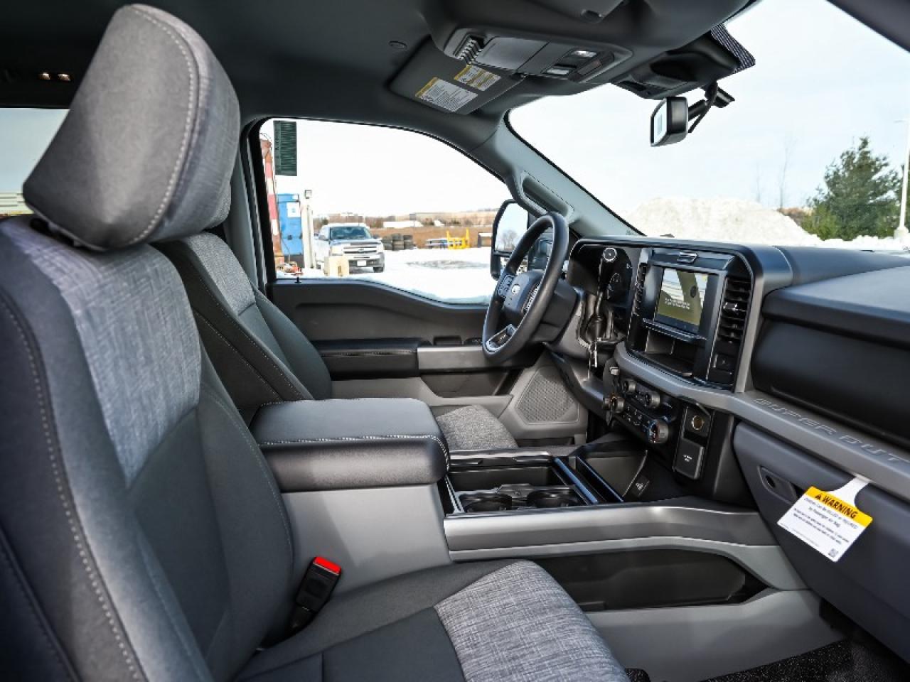 2026 Ford F-350 Super Duty DRW XLT Photo