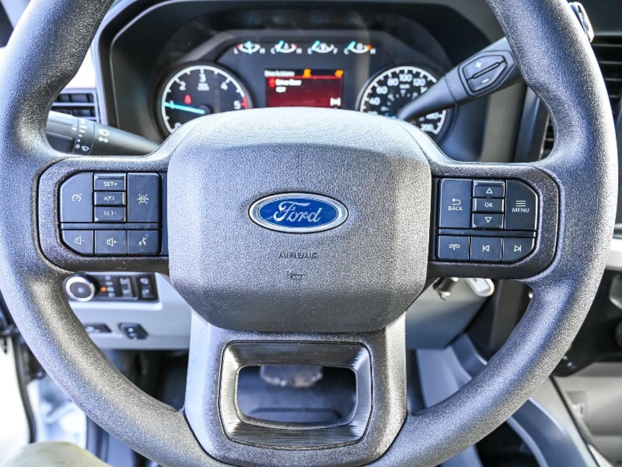 2026 Ford F-350 Super Duty DRW XLT Photo