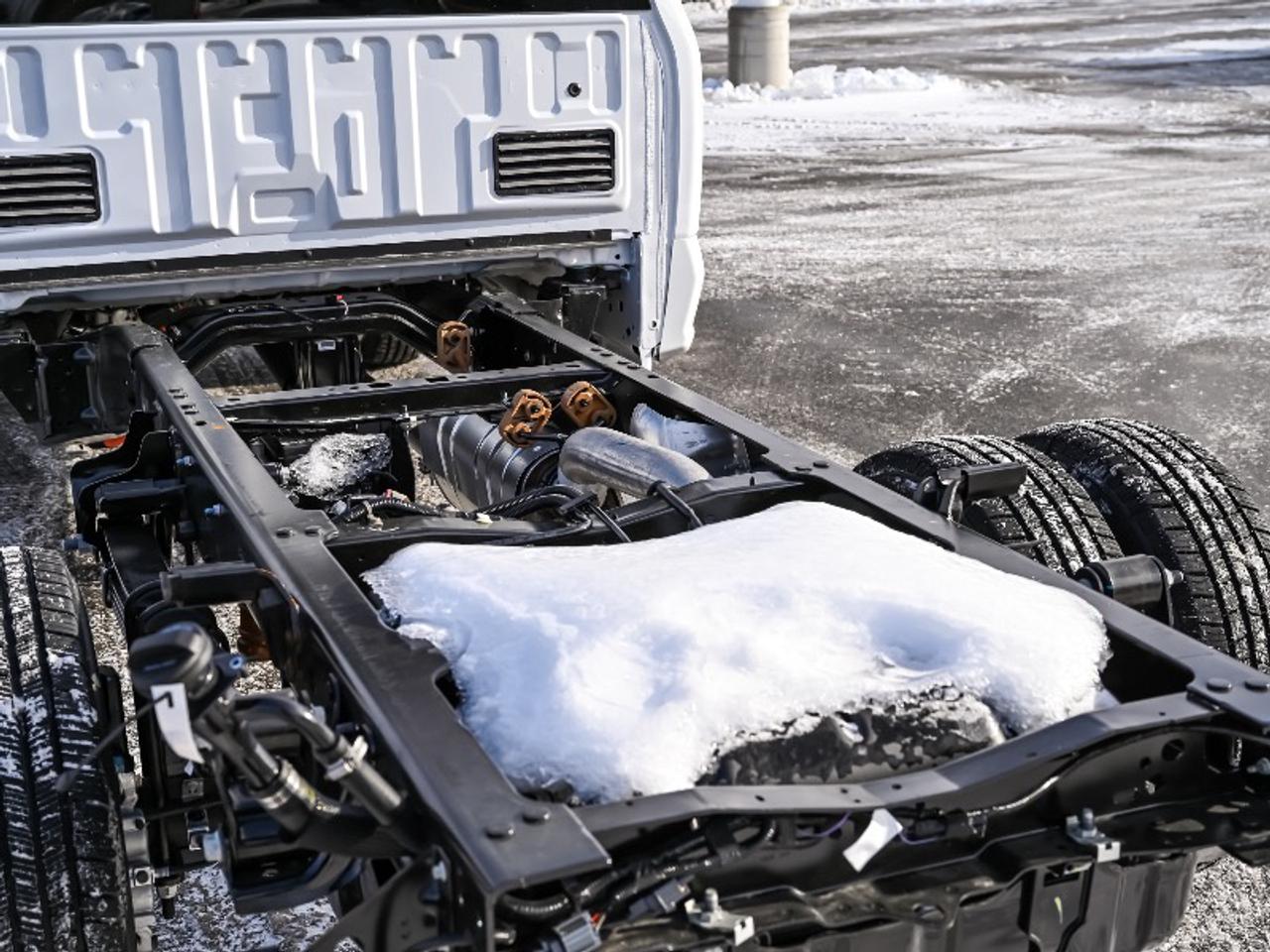 2026 Ford F-350 Super Duty DRW XLT Photo4
