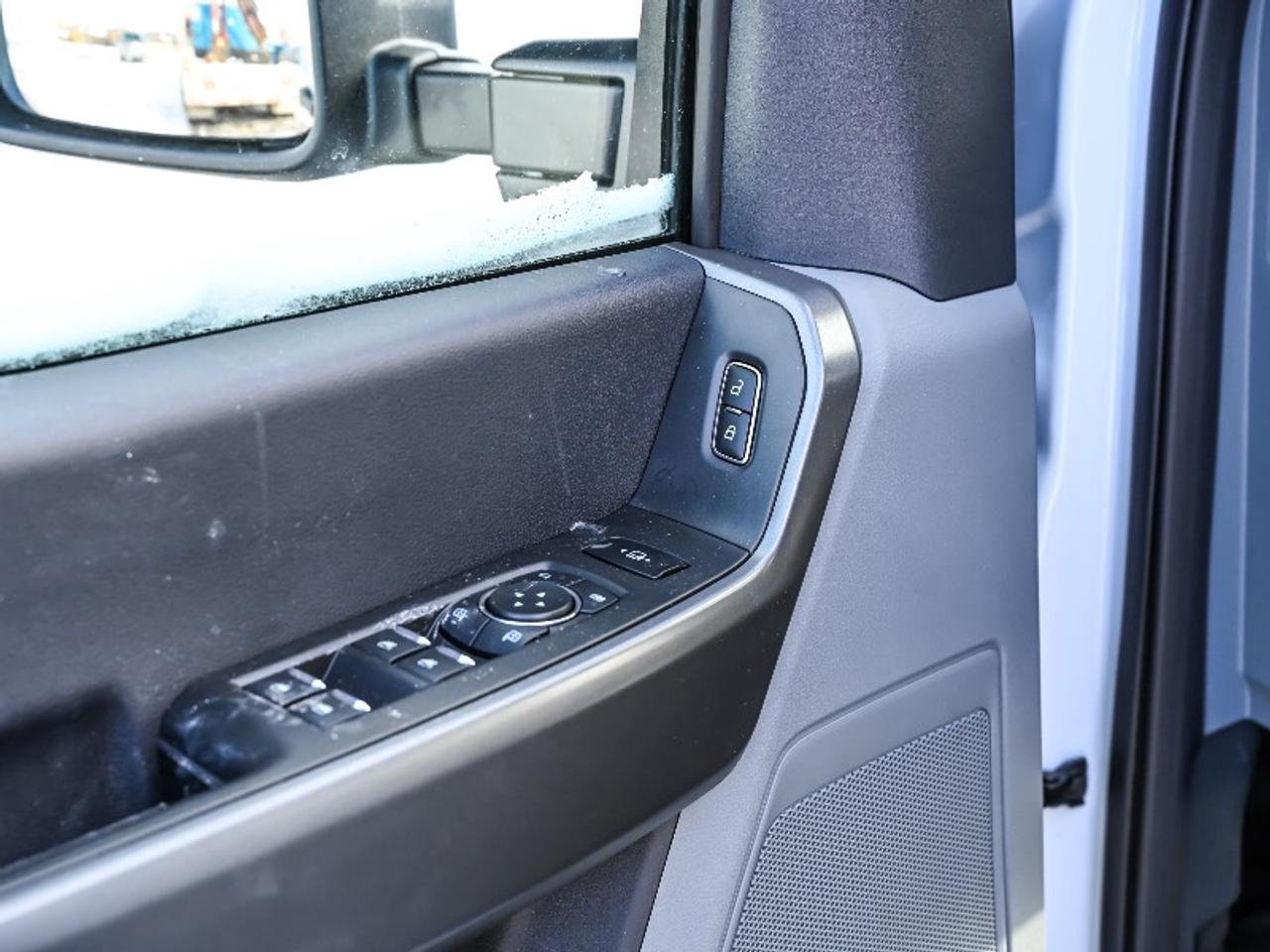 2026 Ford F-350 Super Duty DRW XLT Photo