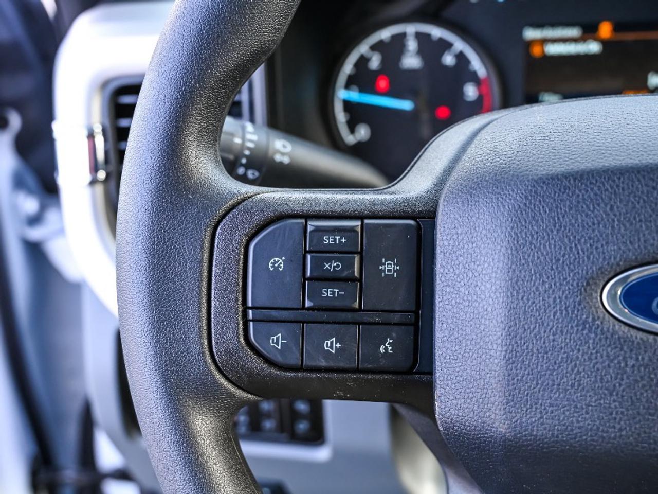 2026 Ford F-350 Super Duty DRW XLT Photo