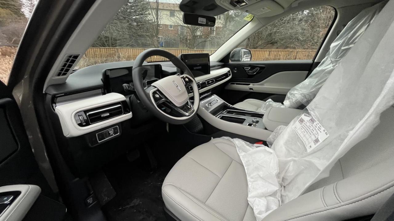 2026 Lincoln Aviator Premiere Photo2