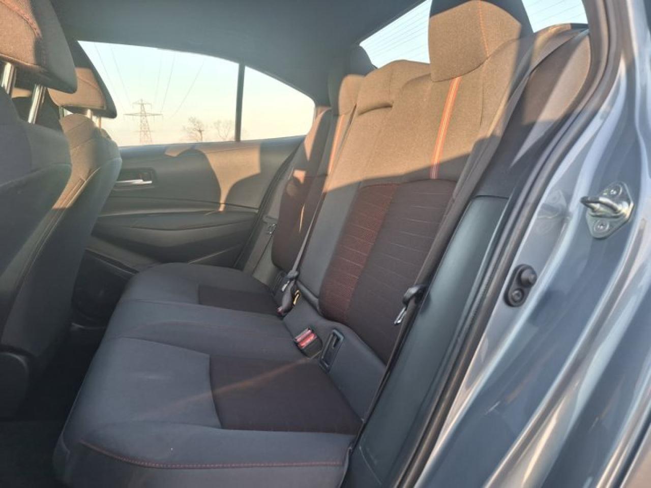 2023 Toyota Corolla Hybrid SE AWD | Heated Seats | Adaptative Cruise | Bluetooth | CarPlay | Reverse Cam | and More ! Photo