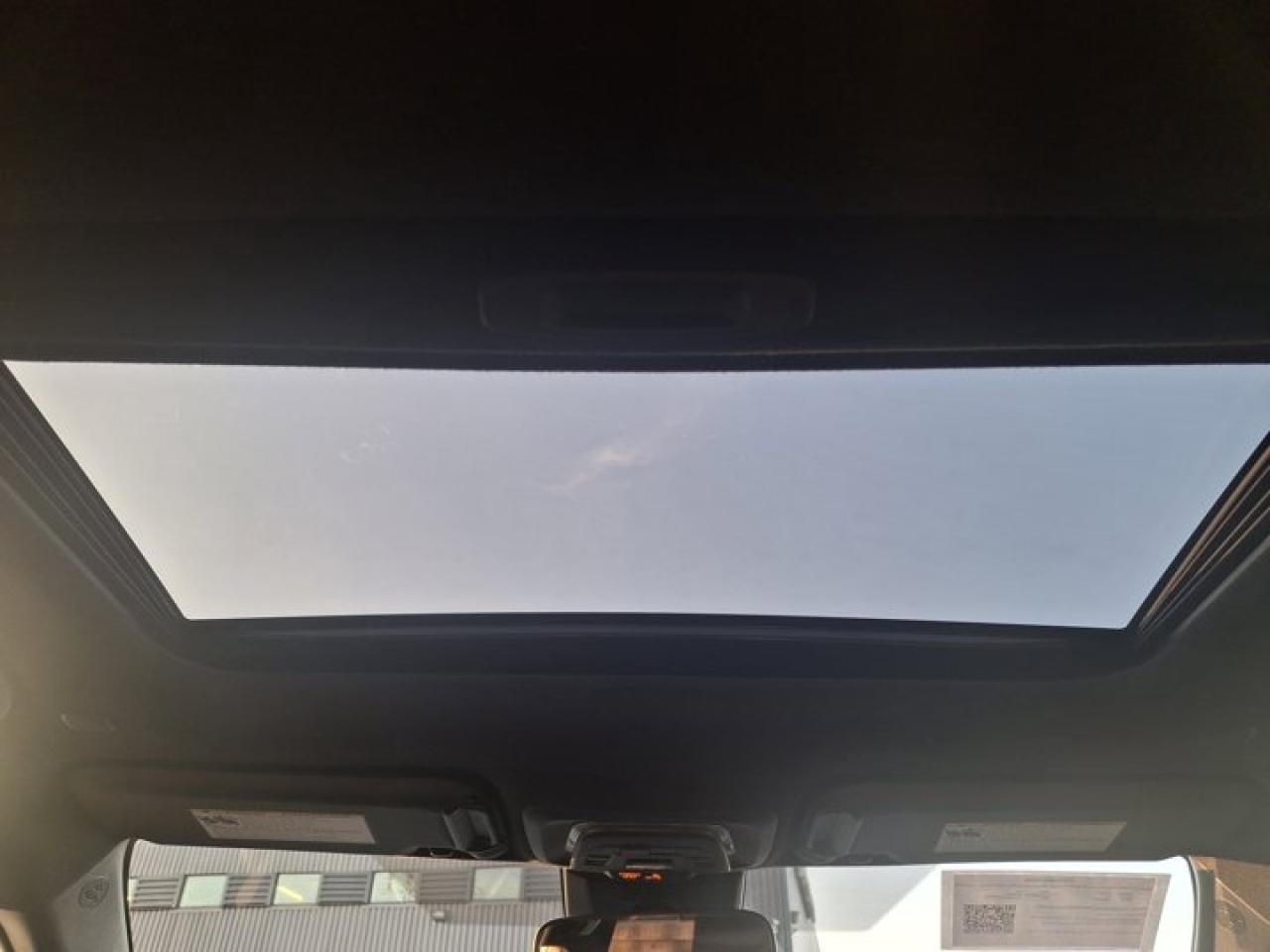 2023 Toyota Corolla Hybrid SE AWD | Heated Seats | Adaptative Cruise | Bluetooth | CarPlay | Reverse Cam | and More ! Photo