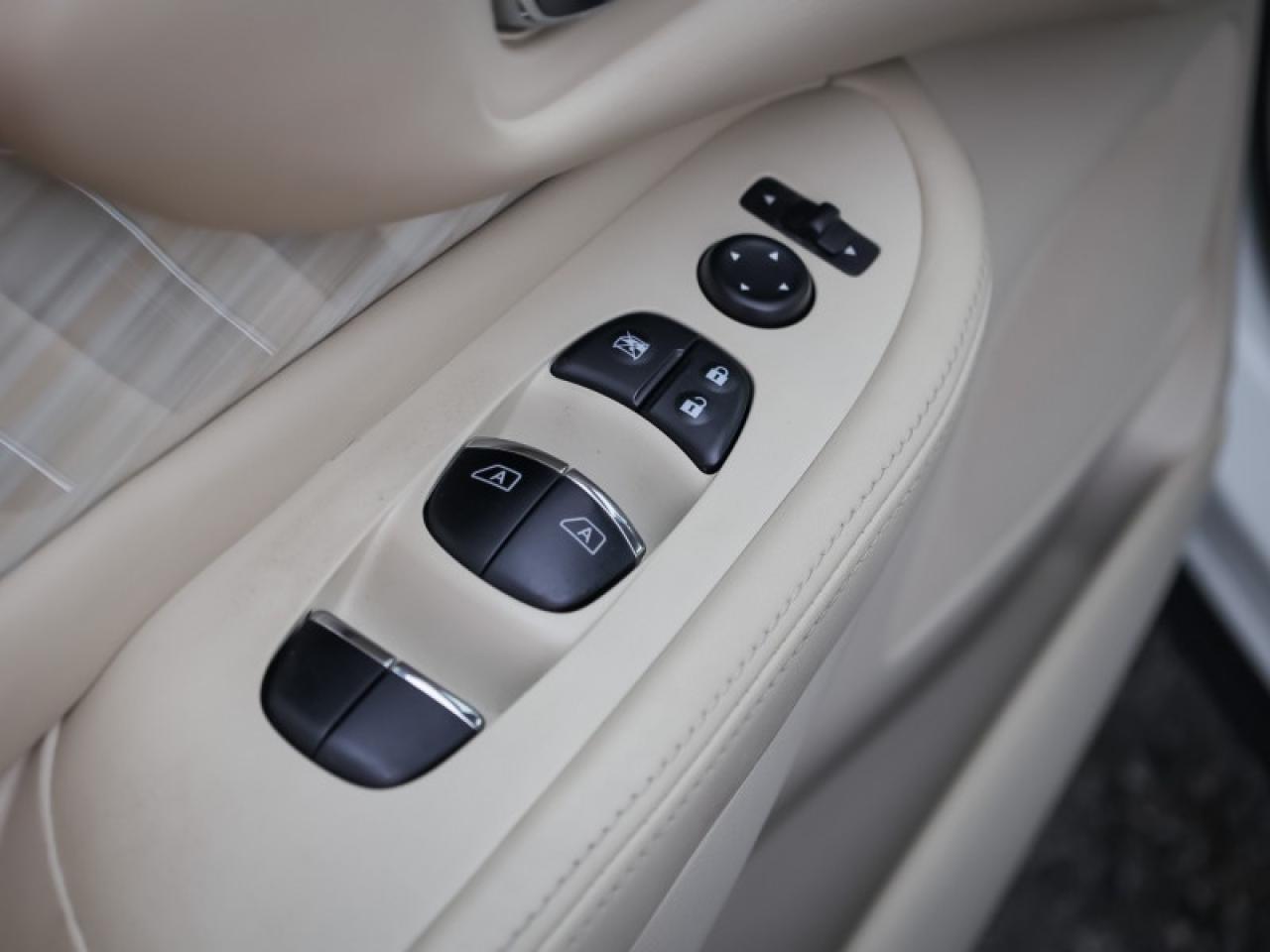 2018 Nissan Murano AWD Platinum  - Sunroof -  Navigation Photo