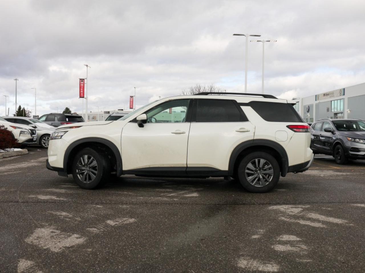 2024 Nissan Pathfinder SV  - Sunroof -  Navigation Photo4