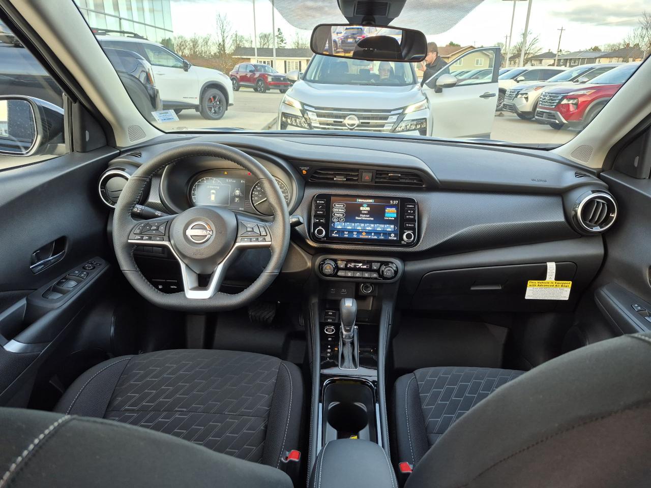 2025 Nissan Kicks Play SV FWD Photo31