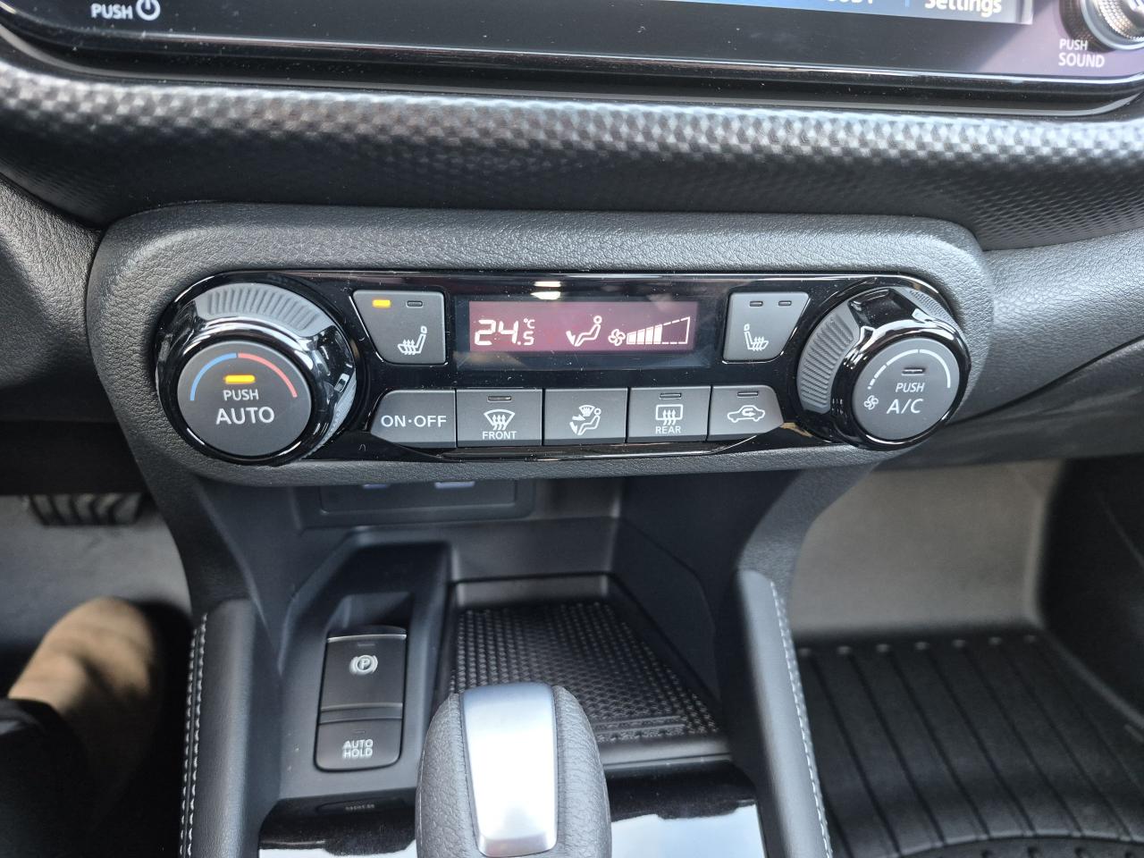 2025 Nissan Kicks Play SV FWD Photo29