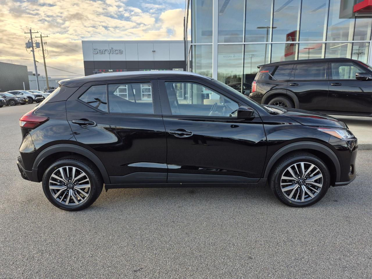 2025 Nissan Kicks Play SV FWD Photo22