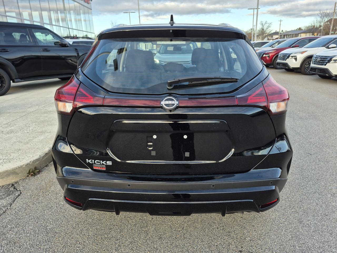 2025 Nissan Kicks Play SV FWD Photo21