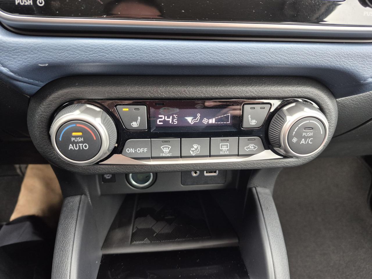 2025 Nissan Versa SV Photo28