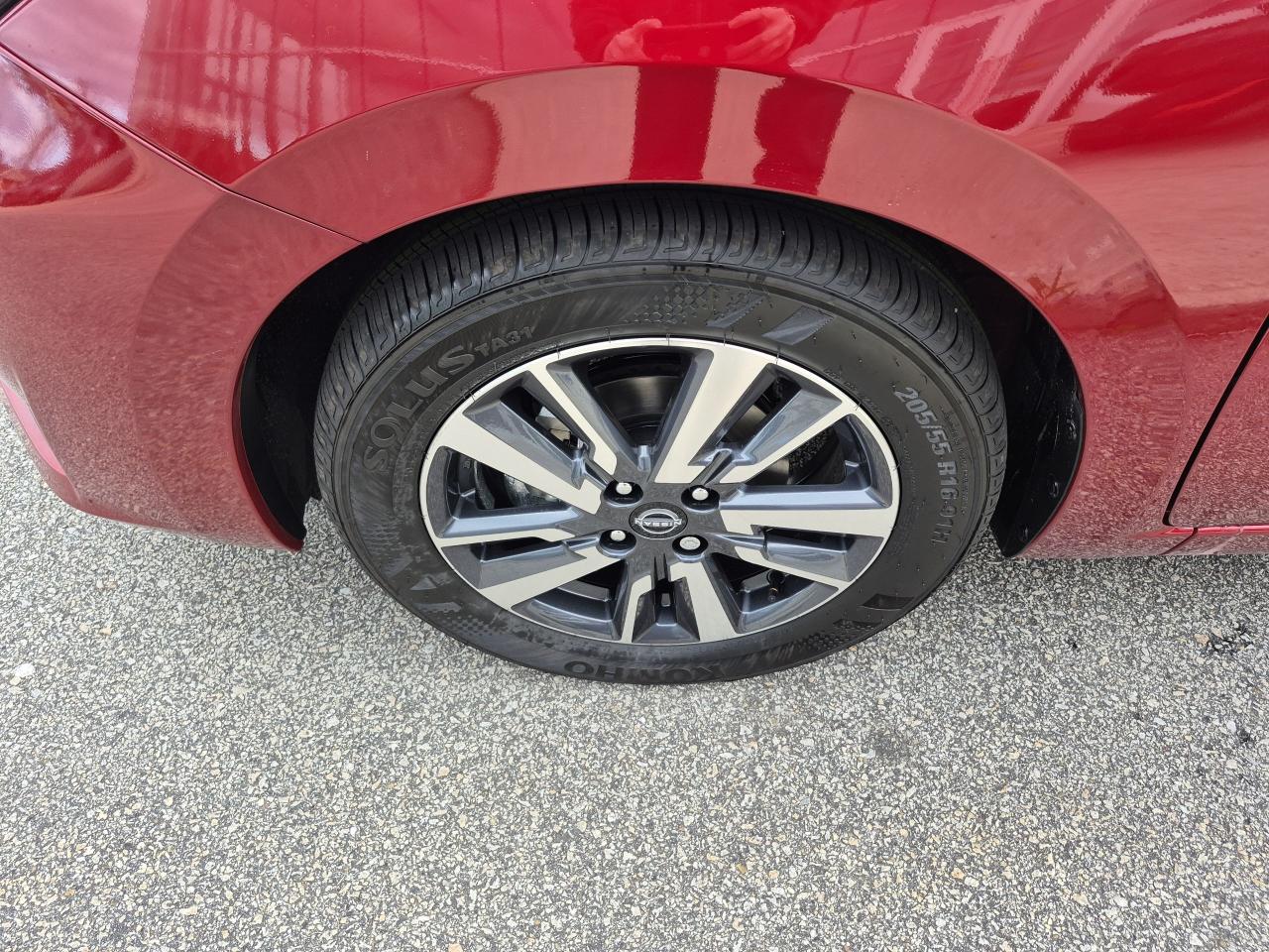 2025 Nissan Versa SV Photo16