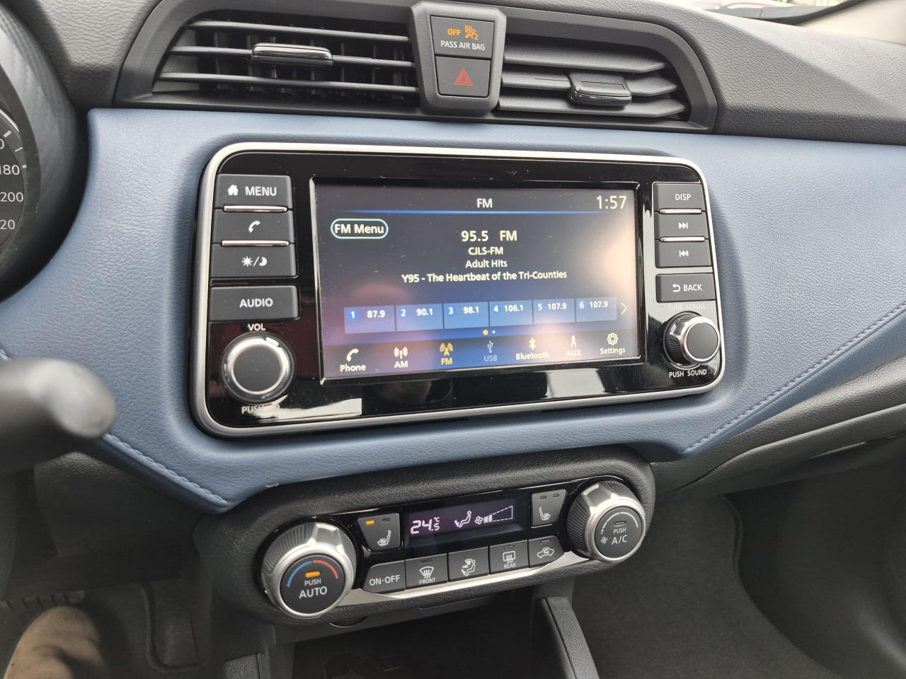 2025 Nissan Versa SV Photo9