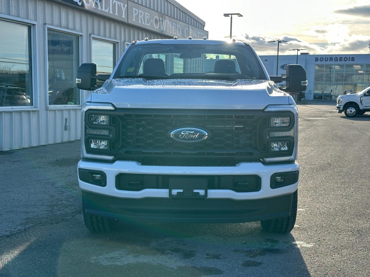 2026 Ford F-250 Super Duty SRW XL 4WD Reg Cab 8' Box Photo2