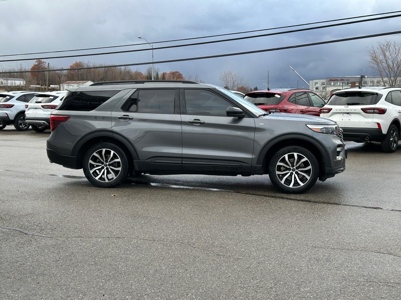 2022 Ford Explorer ST-LINE 4WD Photo
