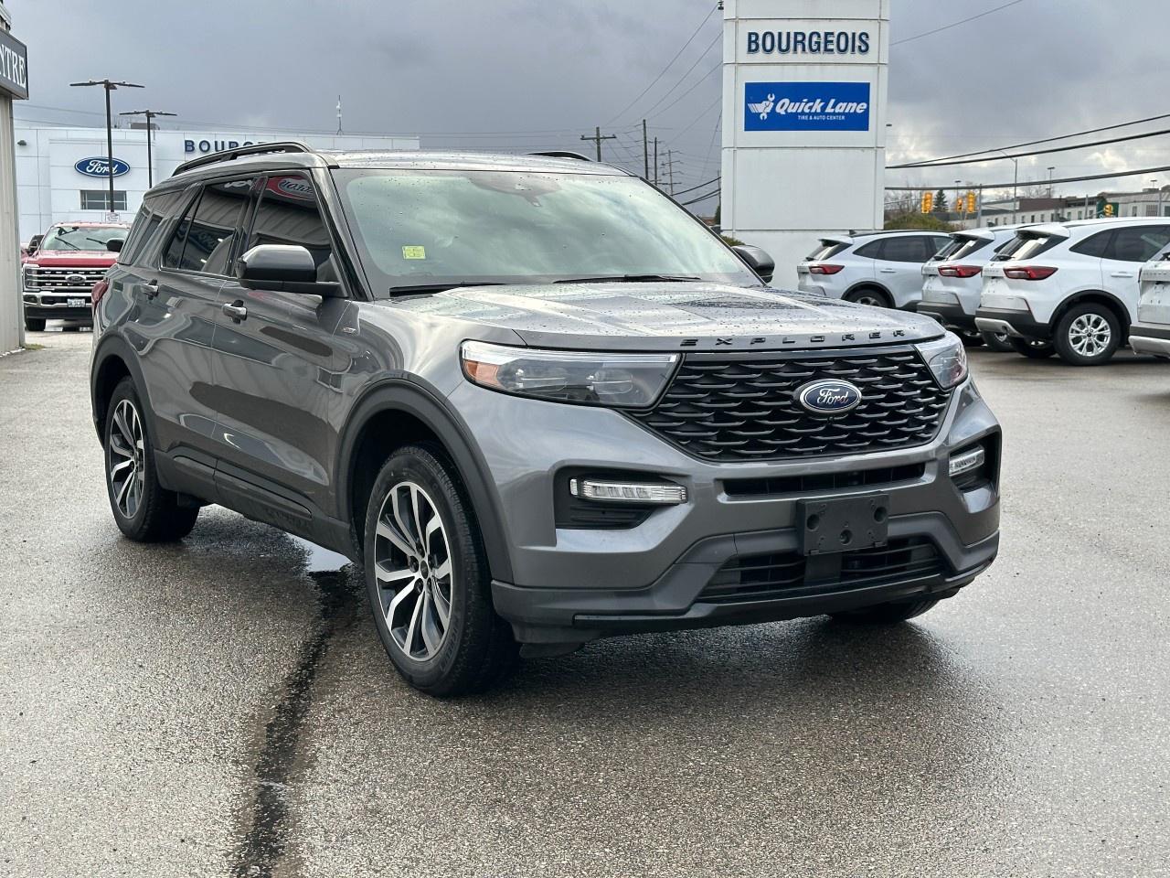 2022 Ford Explorer ST-LINE 4WD Photo3