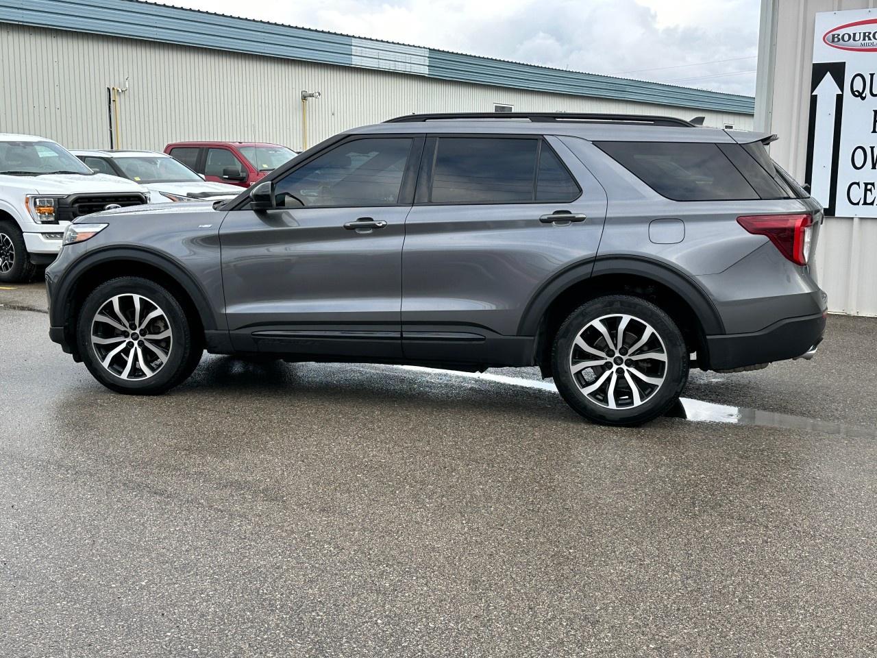 2022 Ford Explorer ST-LINE 4WD Photo