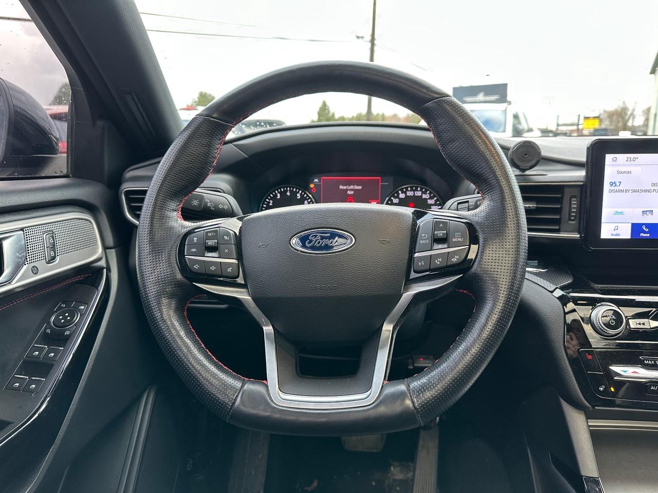 2022 Ford Explorer ST-LINE 4WD Photo