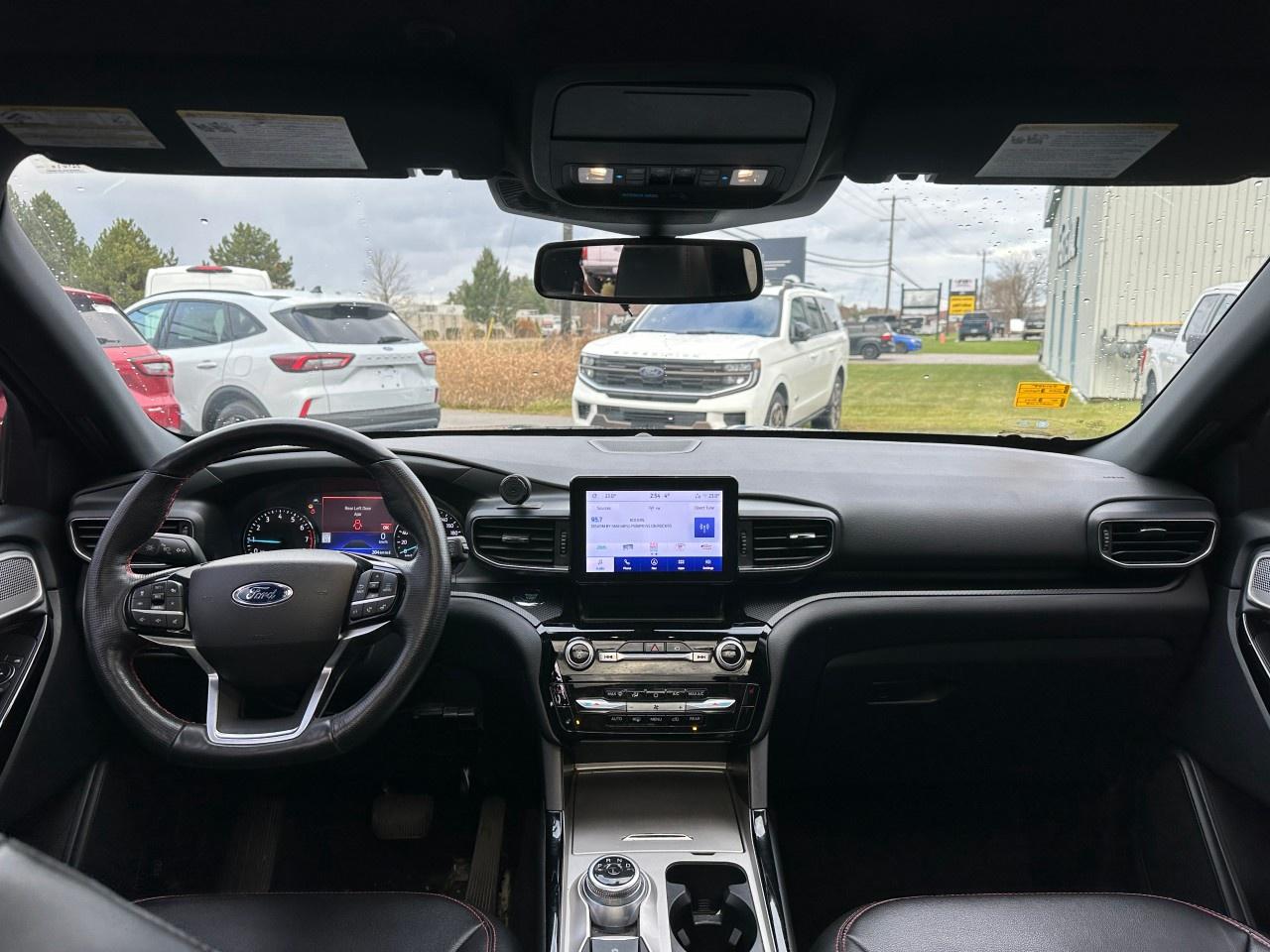 2022 Ford Explorer ST-LINE 4WD Photo