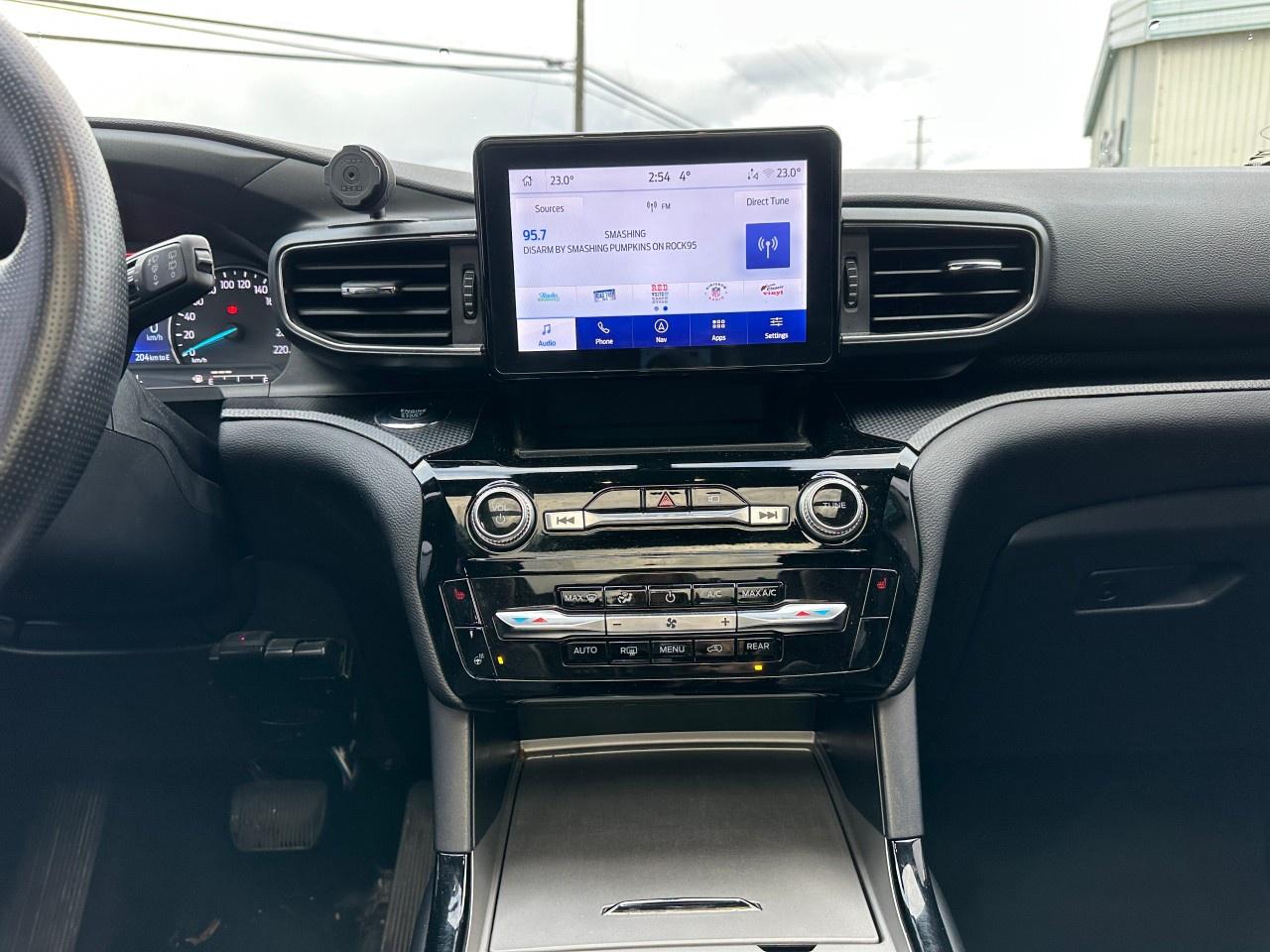 2022 Ford Explorer ST-LINE 4WD Photo