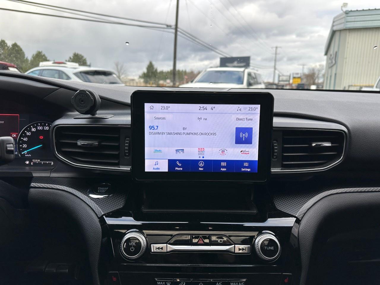 2022 Ford Explorer ST-LINE 4WD Photo