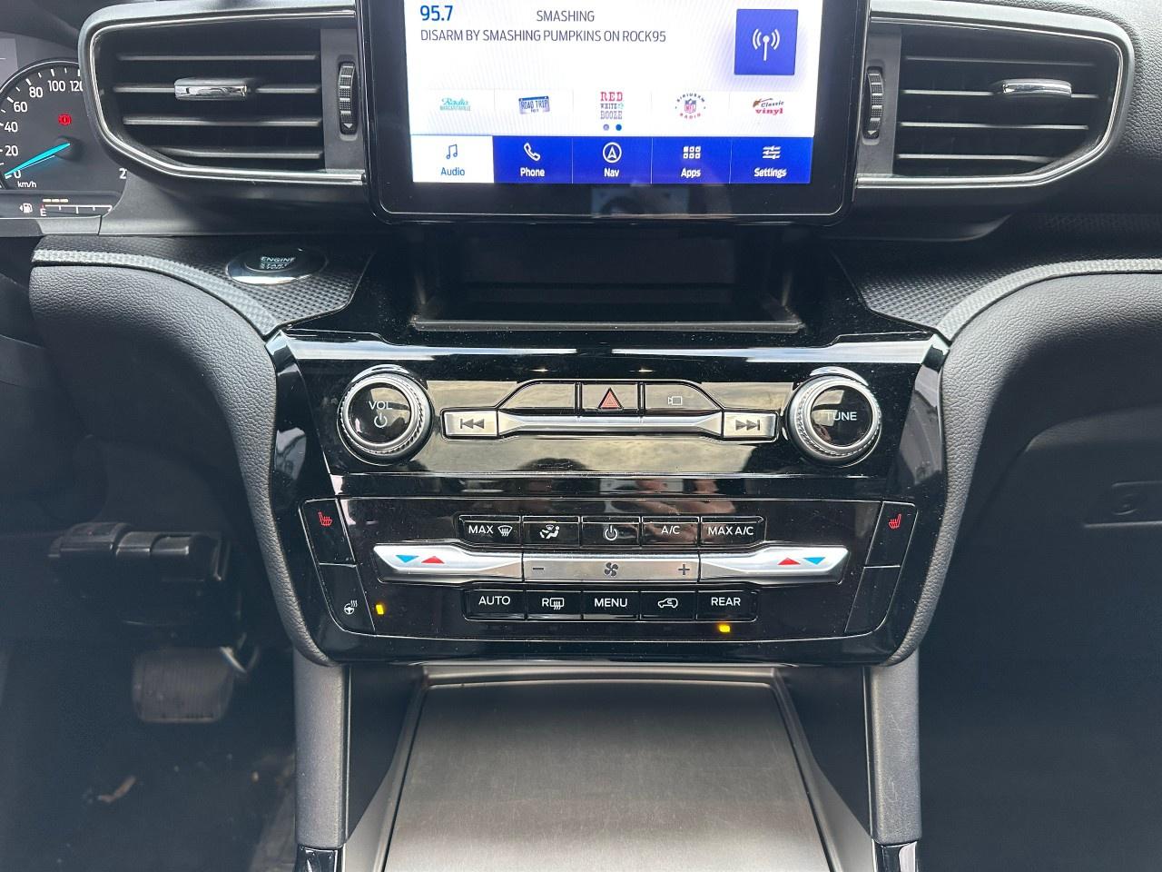 2022 Ford Explorer ST-LINE 4WD Photo