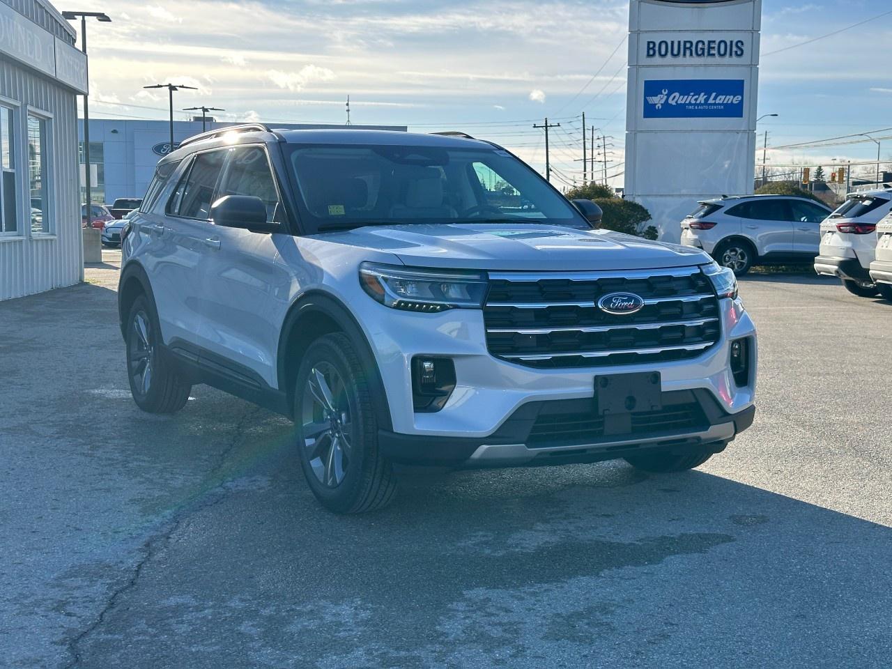 2026 Ford Explorer ACTIVE 4WD Photo3