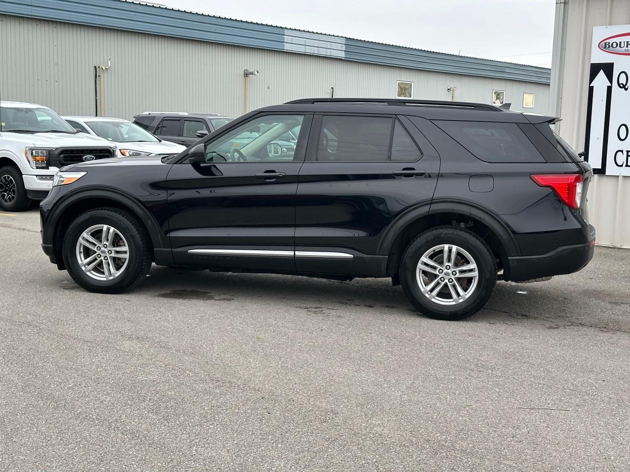 2022 Ford Explorer XLT 4WD Photo