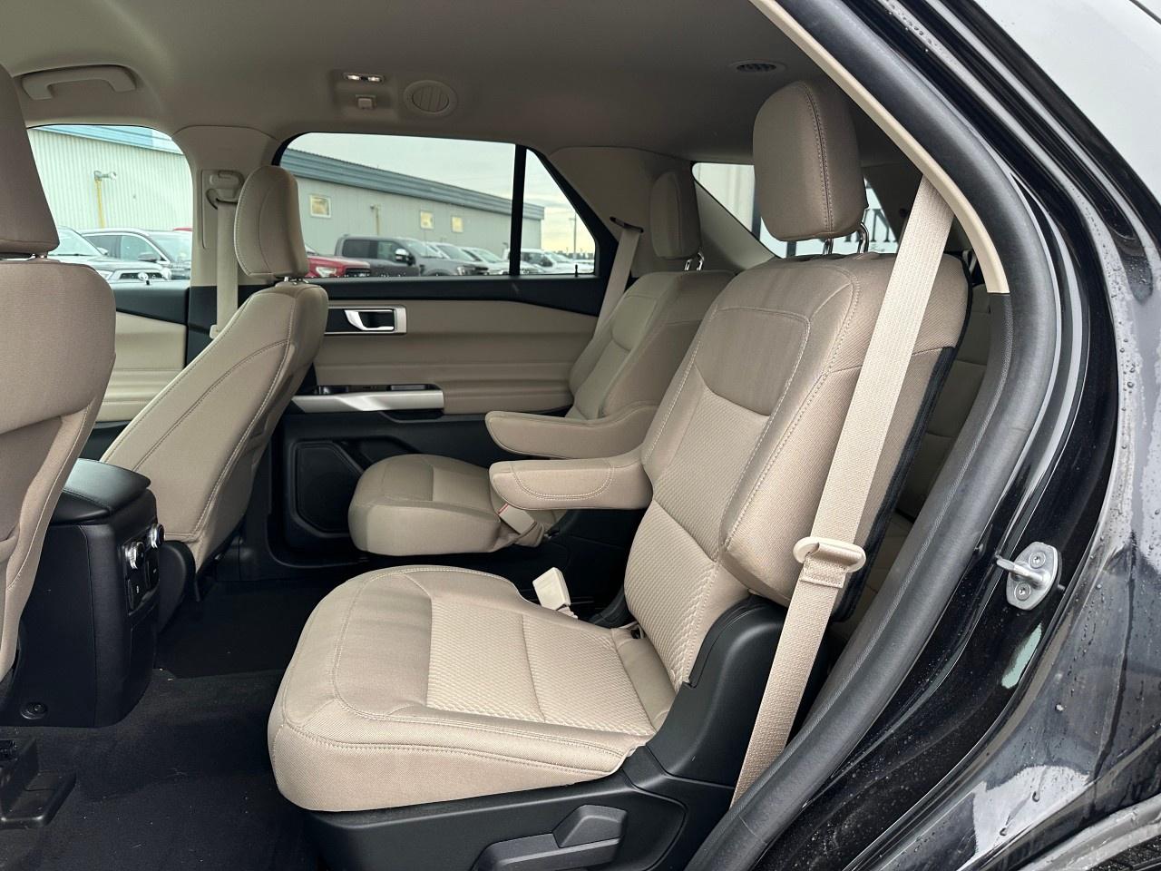 2022 Ford Explorer XLT 4WD Photo